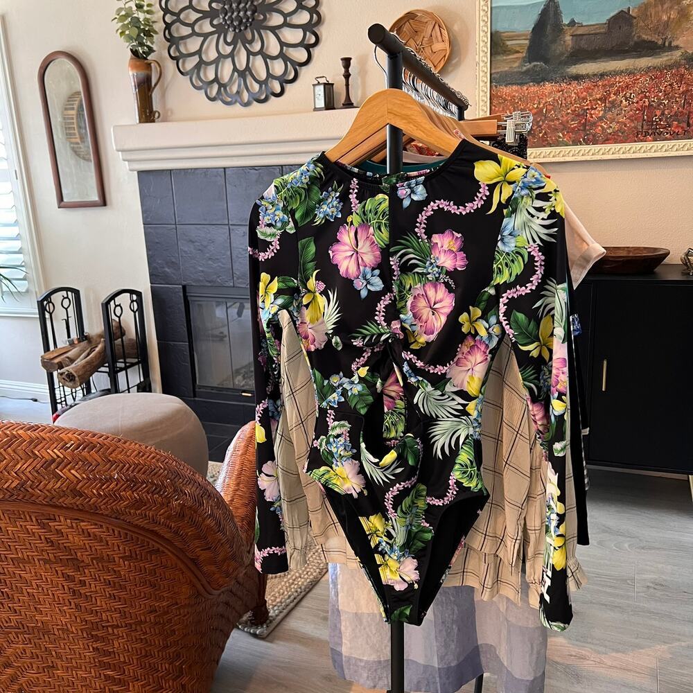 Hurley Bath Suit Womens Size Large Colorful Floral One Piece Cut Out Twist Front - Picture 16 of 16